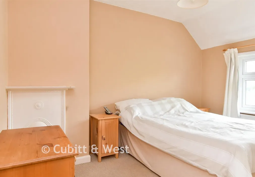 Bedroom 1 - Fitzalan Road, Arundel, West Sussex - Wards of Kent