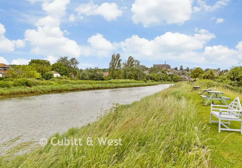 Surrounding Area - Fitzalan Road, Arundel, West Sussex - Wards of Kent