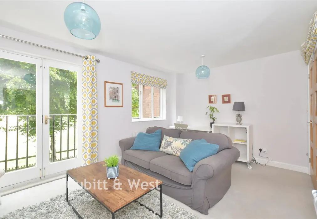 Sitting Room/ Bedroom 4 - Penfolds Place, Arundel, West Sussex - Wards of Kent