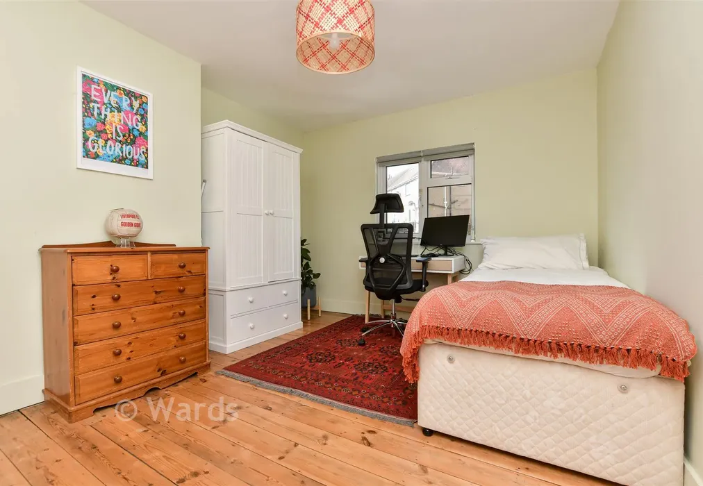 Bedroom 2 - Bradstow Way, Broadstairs, Kent - Wards of Kent