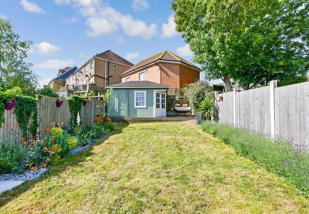 Rear Garden - Bradstow Way, Broadstairs, Kent - Wards of Kent