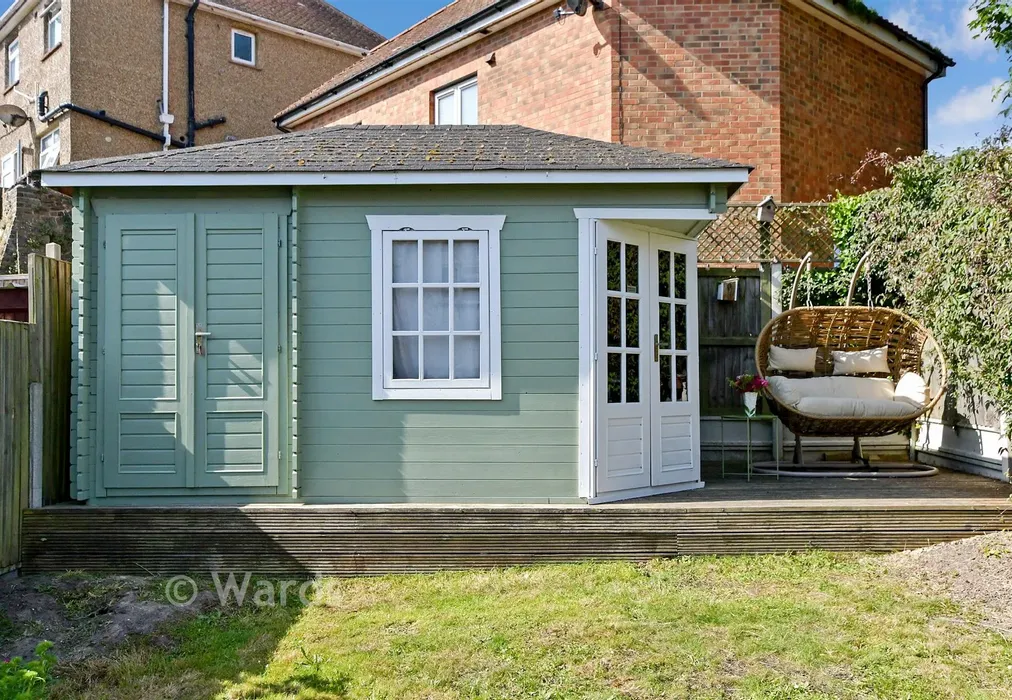 Workshop/Outbuildings - Bradstow Way, Broadstairs, Kent - Wards of Kent