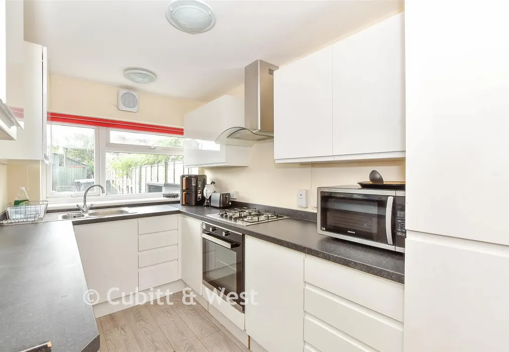 Kitchen - Cambrai Avenue, Chichester, West Sussex - Wards of Kent