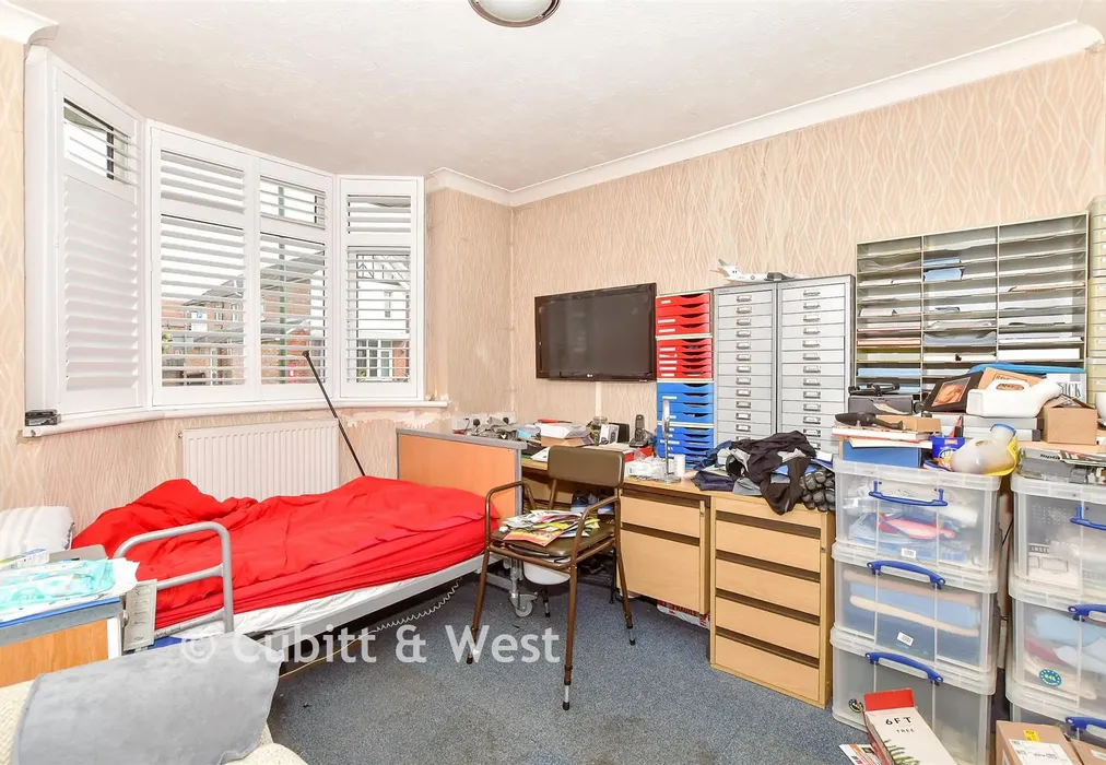 Sitting Room - Cambrai Avenue, Chichester, West Sussex - Wards of Kent