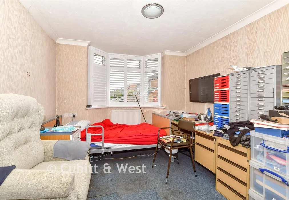 Sitting Room - Cambrai Avenue, Chichester, West Sussex - Wards of Kent