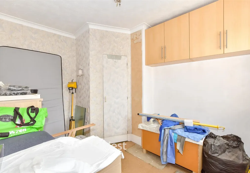 Bedroom 2 - Cambrai Avenue, Chichester, West Sussex - Wards of Kent