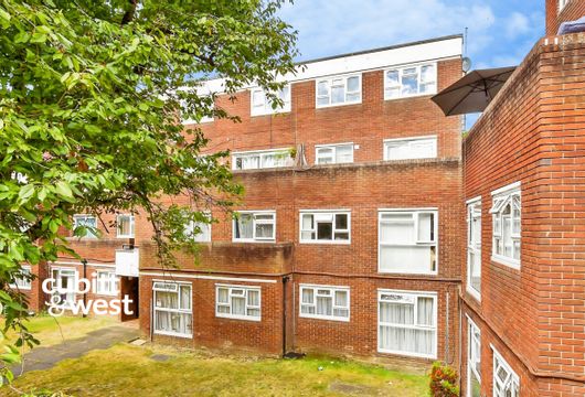 Hazelmere Close Leatherhead KT22 - Wards of Kent