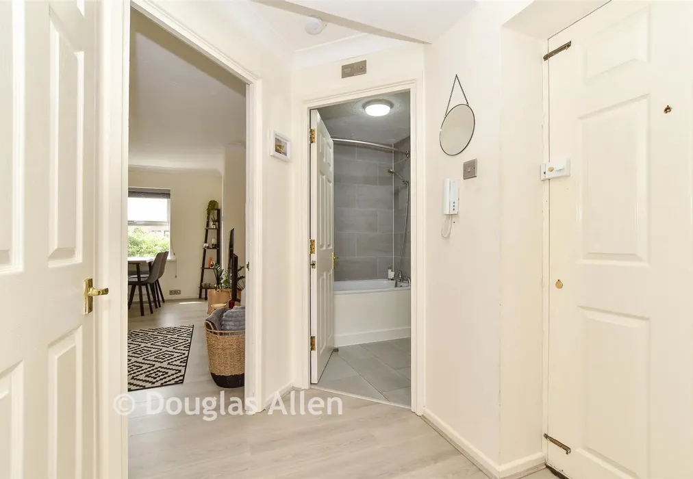 Hallway - Burns Avenue, Chadwell Heath, Essex - Wards of Kent
