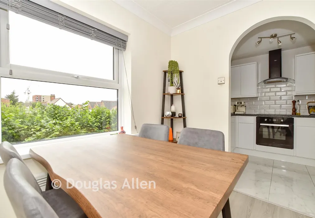 Internal Lifestyle Photograph - Burns Avenue, Chadwell Heath, Essex - Wards of Kent