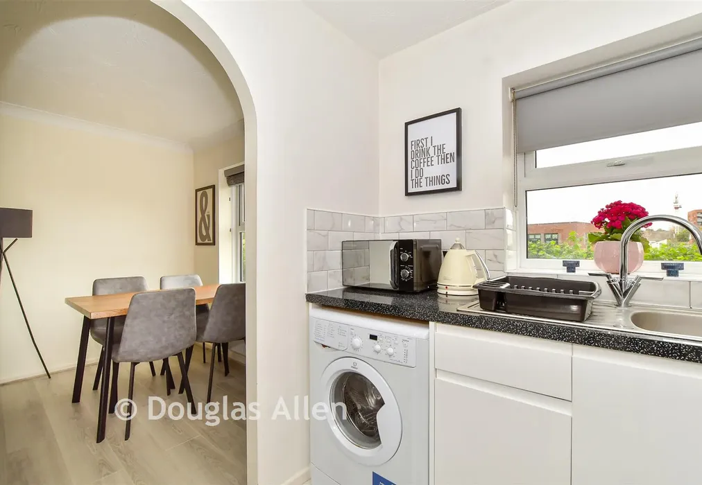 Internal Lifestyle Photograph - Burns Avenue, Chadwell Heath, Essex - Wards of Kent