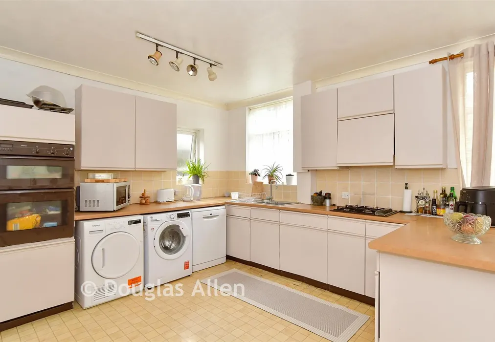 Kitchen/ Dining Room - Wanstead Park Road, Gants Hill, Ilford, Essex - Wards of Kent