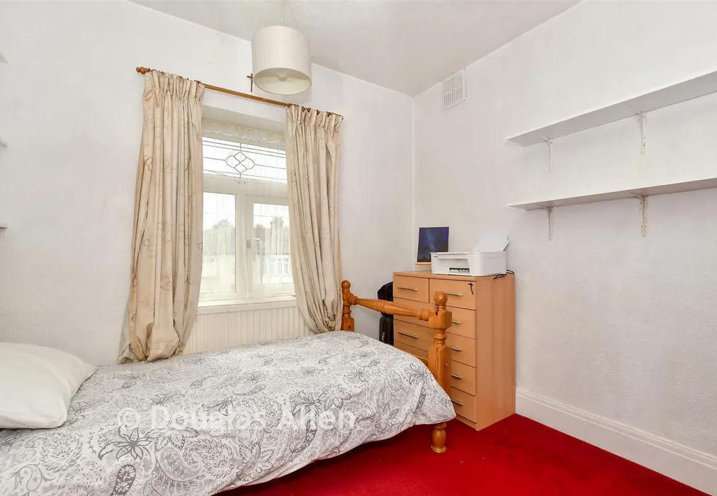 Bedroom 3 - Wanstead Park Road, Gants Hill, Ilford, Essex - Wards of Kent
