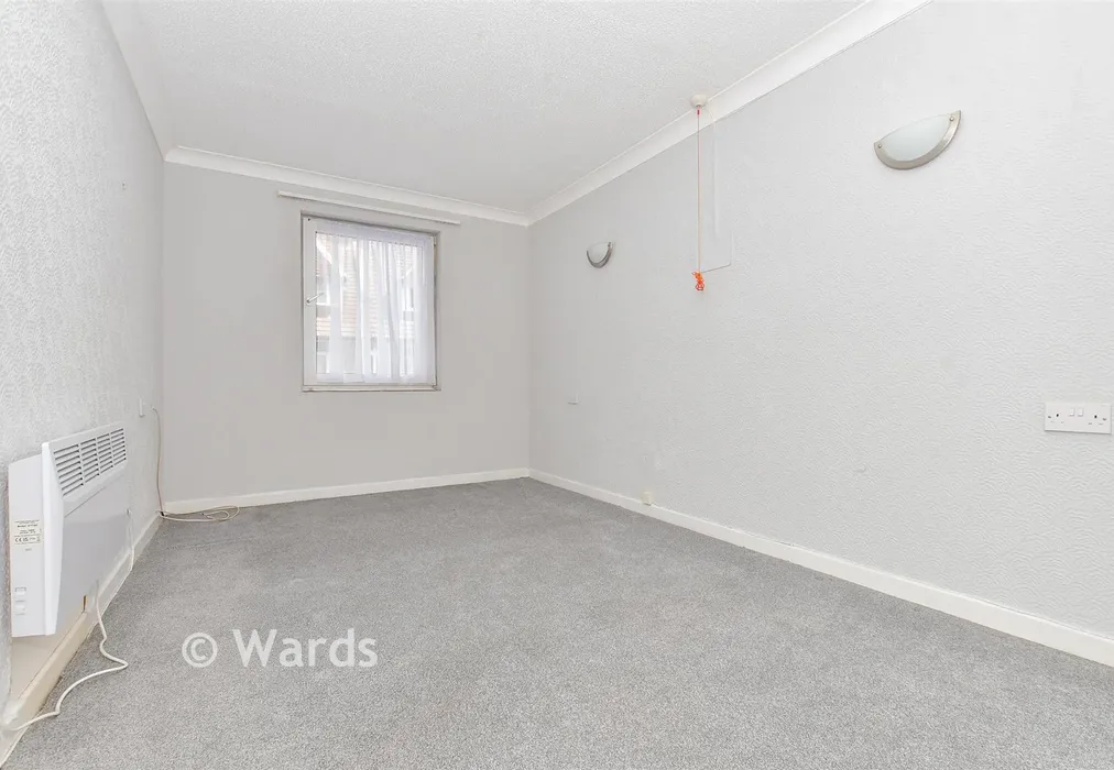 Bedroom - Wellington Crescent, Ramsgate, Kent - Wards of Kent