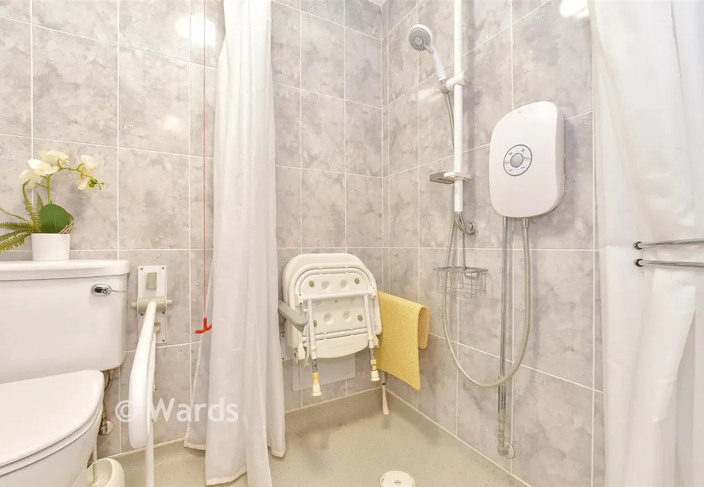 Wet Room - Wellington Crescent, Ramsgate, Kent - Wards of Kent