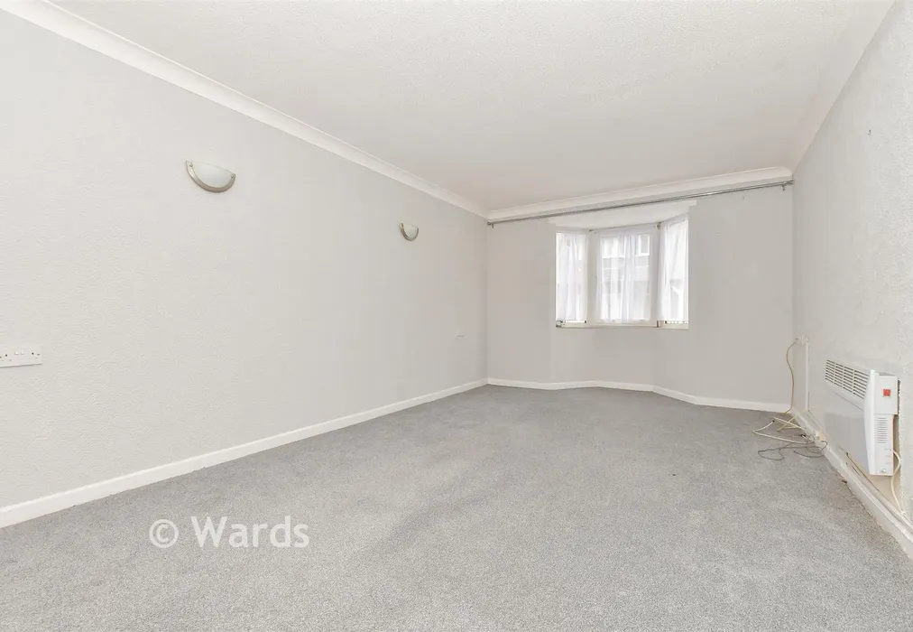 Lounge/Diner - Wellington Crescent, Ramsgate, Kent - Wards of Kent