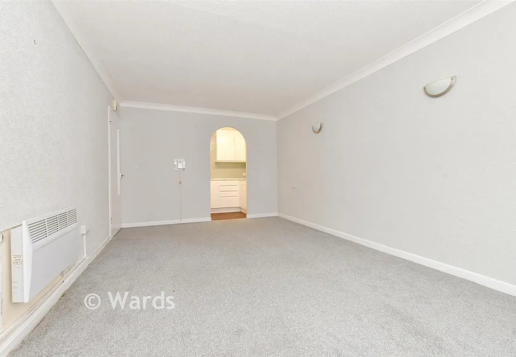 Lounge/Diner - Wellington Crescent, Ramsgate, Kent - Wards of Kent