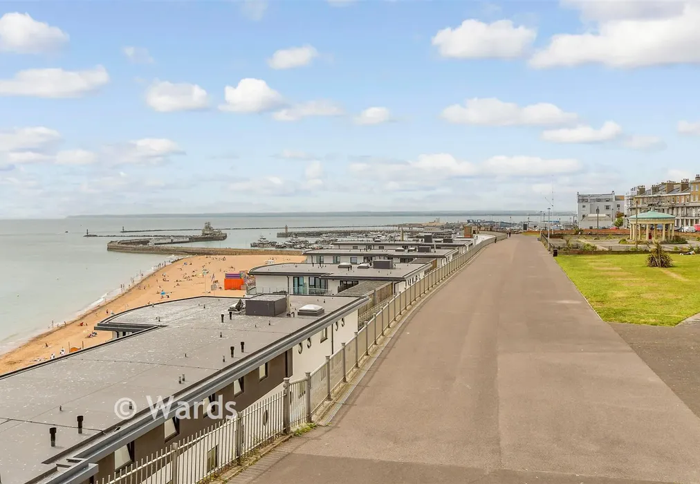 Views To Front - Wellington Crescent, Ramsgate, Kent - Wards of Kent