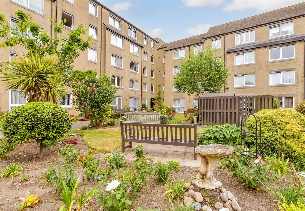 Communal Gardens - Wellington Crescent, Ramsgate, Kent - Wards of Kent
