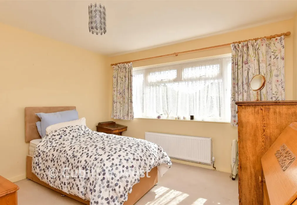 Bedroom 2 - Tennyson Avenue, Rustington, West Sussex - Wards of Kent