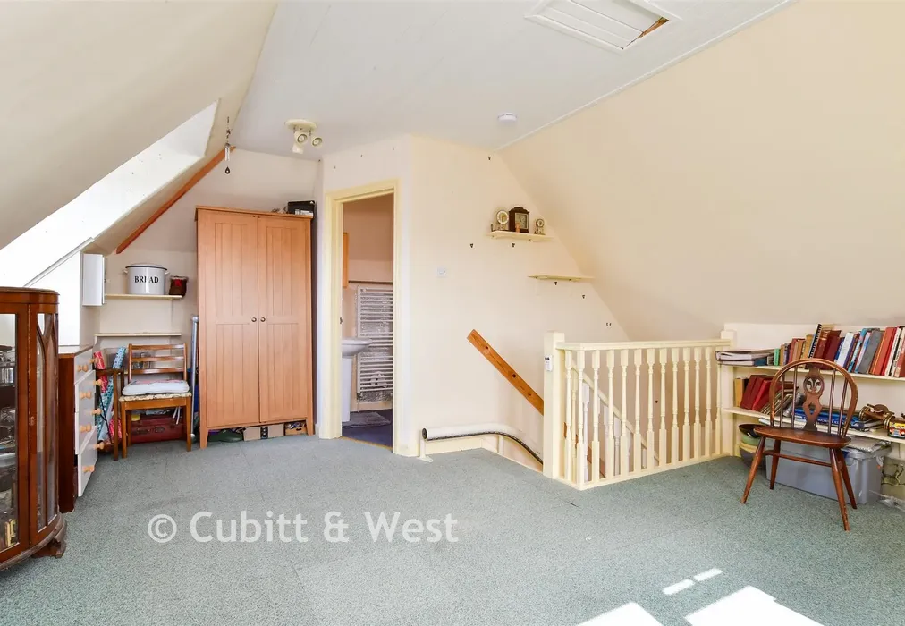 Bedroom 1 - Tennyson Avenue, Rustington, West Sussex - Wards of Kent