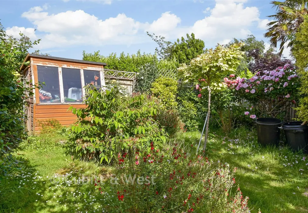 Rear Garden - Tennyson Avenue, Rustington, West Sussex - Wards of Kent