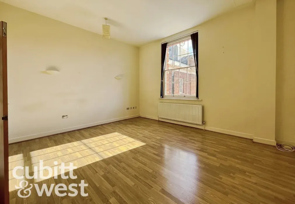  - AVAILABLE WITH NO DEPOSIT Gunwharf Quays Portsmouth PO1 - Wards of Kent