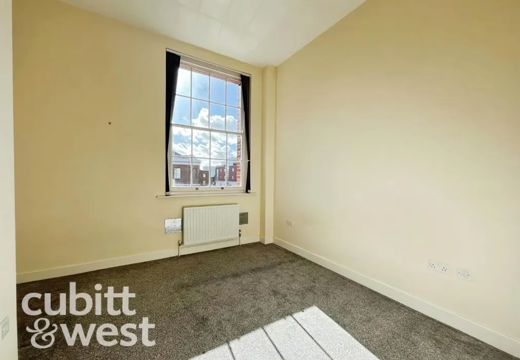  - AVAILABLE WITH NO DEPOSIT Gunwharf Quays Portsmouth PO1 - Wards of Kent