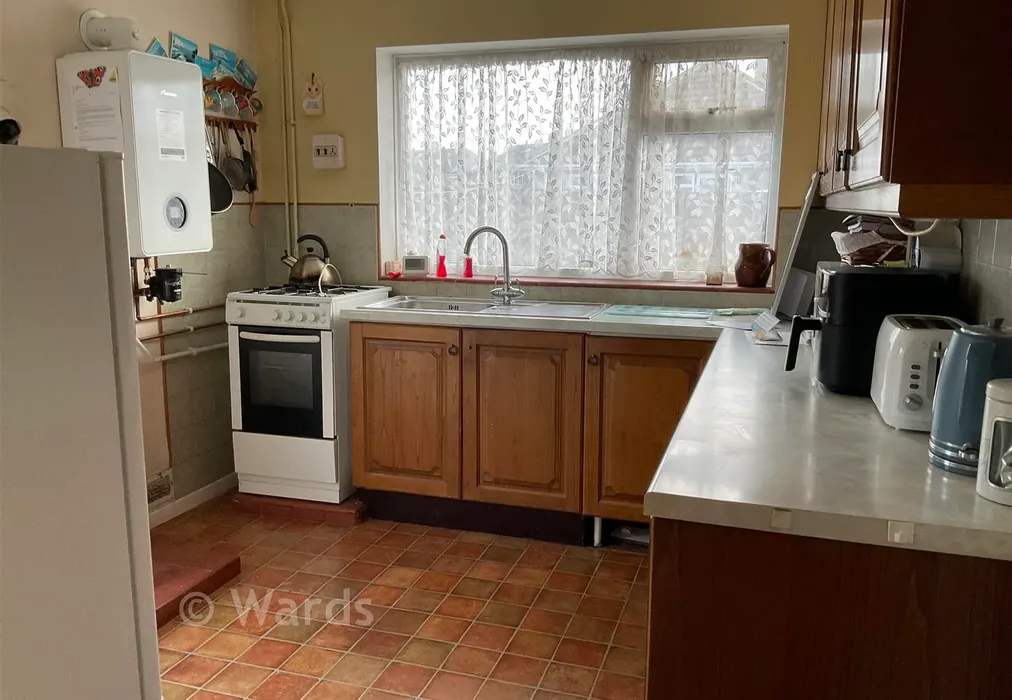 Kitchen - Highfield Gardens, Margate, Kent - Wards of Kent