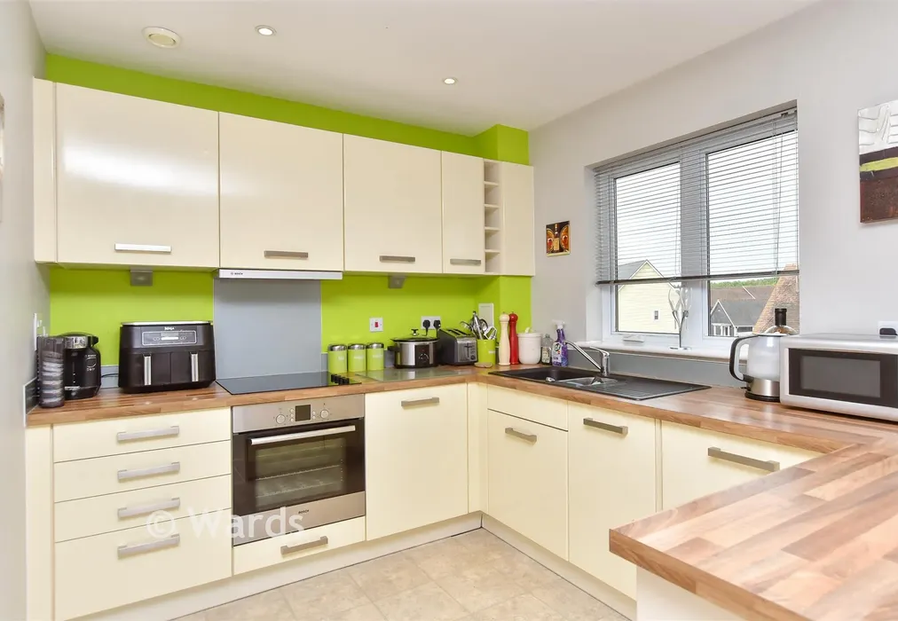 Kitchen/   Living Area - Poynder Drive, Snodland, Kent - Wards of Kent