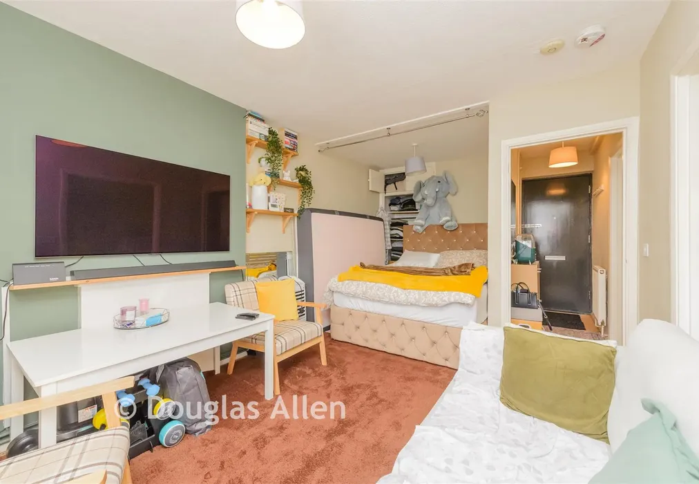 Lounge/ Bedroom - Prospect Road, Woodford Green, Essex - Wards of Kent