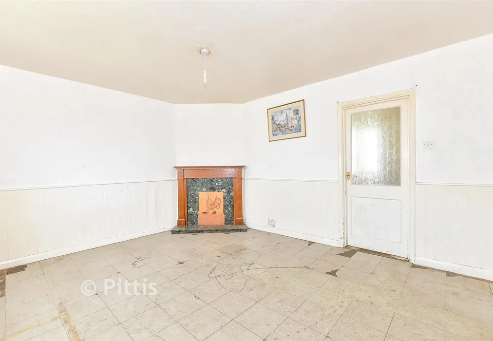 Lounge - Gunville Road, Newport, Isle of Wight - Wards of Kent