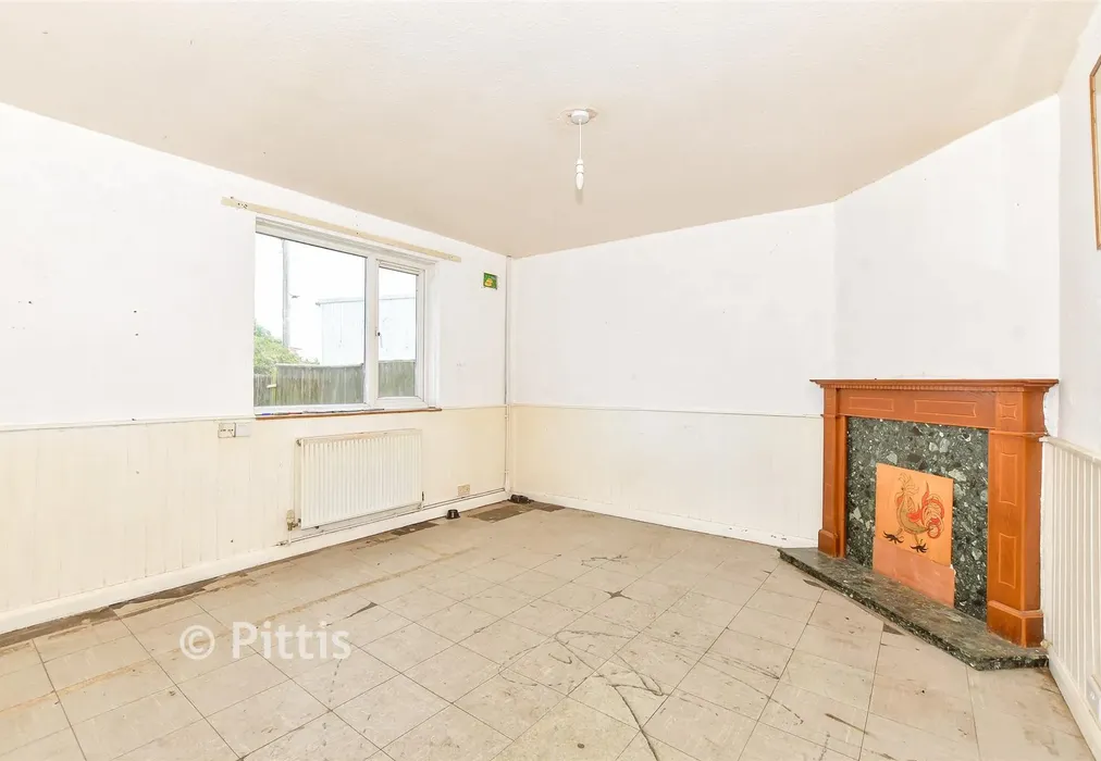 Lounge - Gunville Road, Newport, Isle of Wight - Wards of Kent