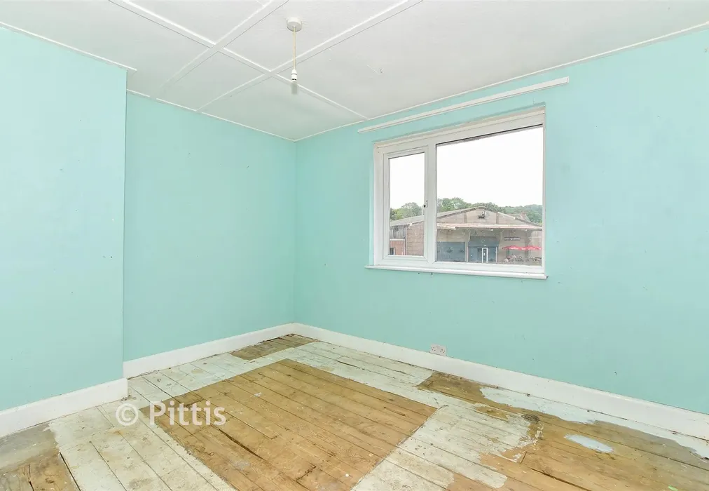 Bedroom 2 - Gunville Road, Newport, Isle of Wight - Wards of Kent