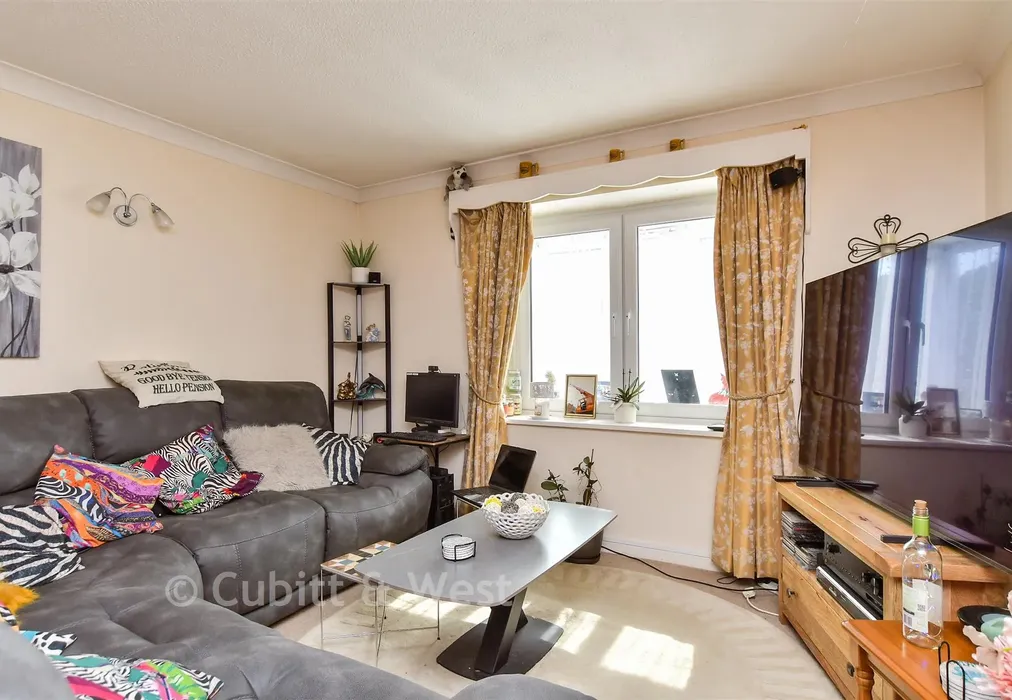 Lounge - Sea Lane, Rustington, West Sussex - Wards of Kent