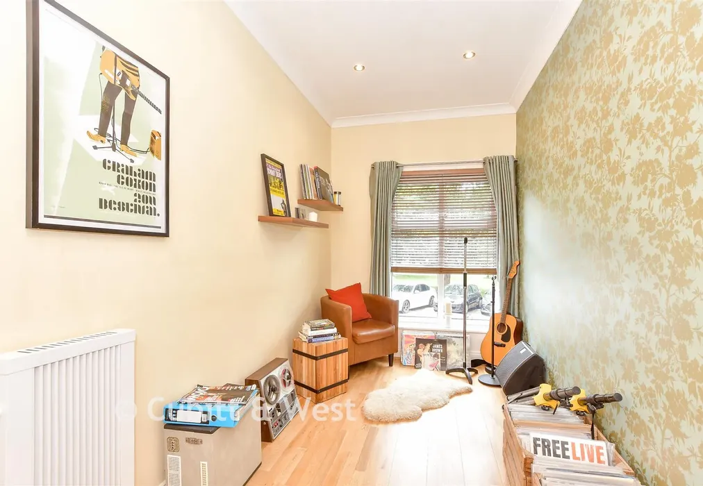 Bedroom 2 - Western Parade, Southsea, Hampshire - Wards of Kent