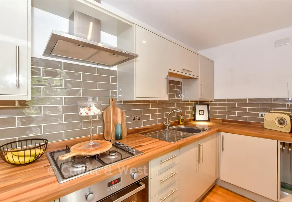 Kitchen - Western Parade, Southsea, Hampshire - Wards of Kent