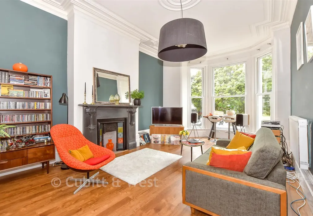 Lounge/Diner - Western Parade, Southsea, Hampshire - Wards of Kent