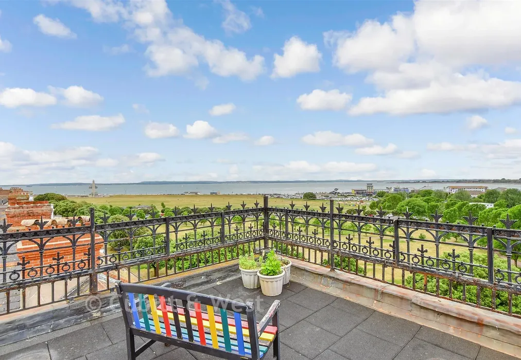 Communal Roof Terrace - Western Parade, Southsea, Hampshire - Wards of Kent