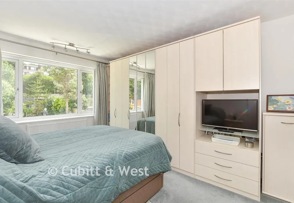 Bedroom 1 - Batemans Road, Woodingdean, Brighton, East Sussex - Wards of Kent
