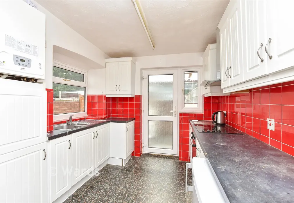 Kitchen - Dial Road, Gillingham, Kent - Wards of Kent