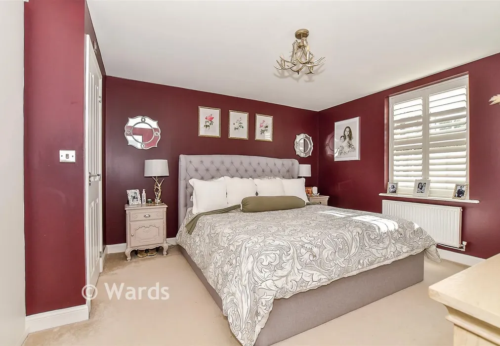 Bedroom 1 - Lade Drive, Staplehurst, Kent - Wards of Kent