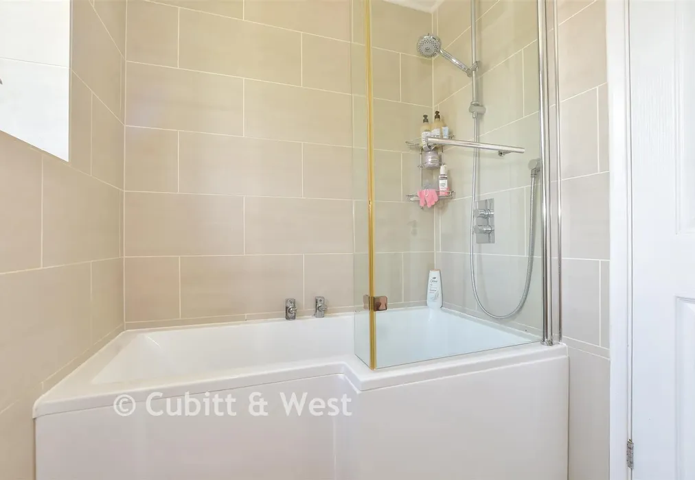 Family Bathroom - Brookside, Ashington, Pulborough, West Sussex - Wards of Kent
