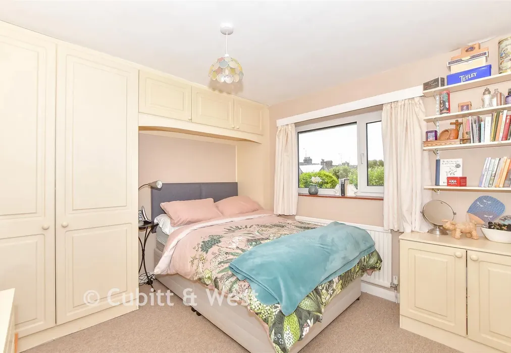 Bedroom 2 - Daltons Place, Arundel, West Sussex - Wards of Kent