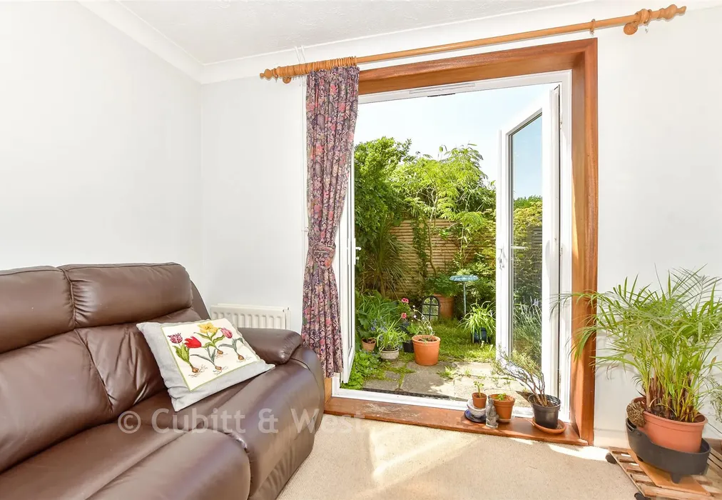 Internal Lifestyle Photograph - Daltons Place, Arundel, West Sussex - Wards of Kent