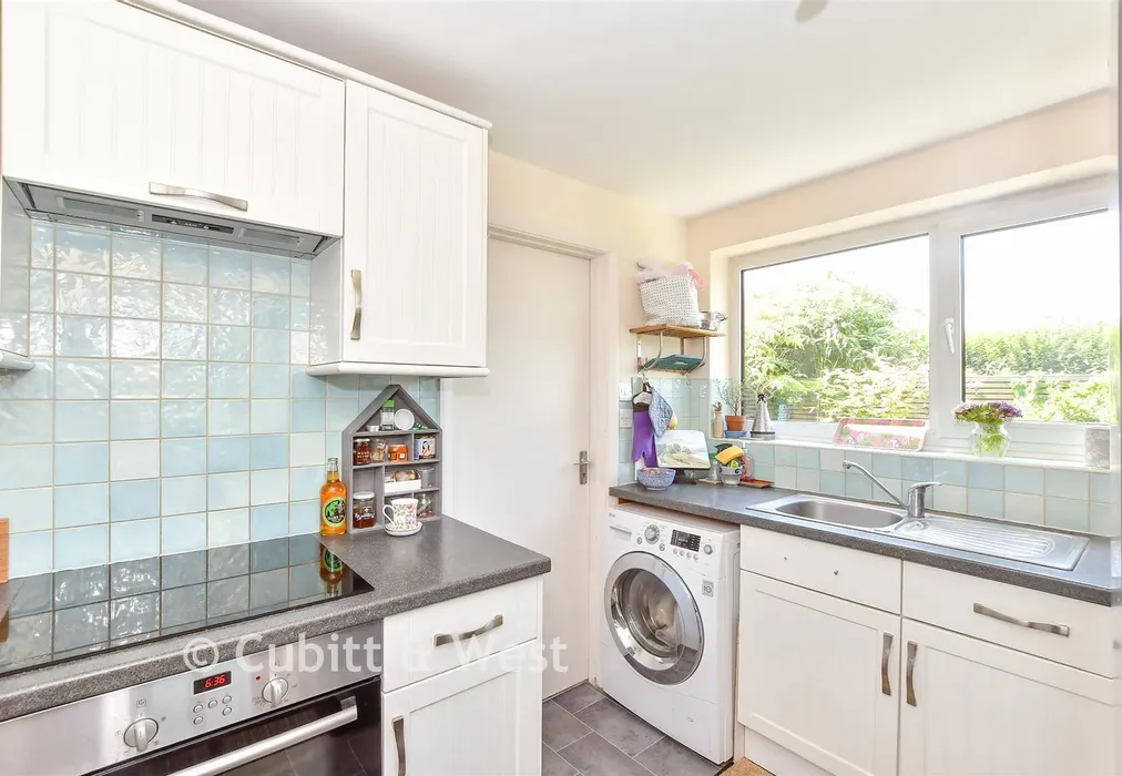 Kitchen - Daltons Place, Arundel, West Sussex - Wards of Kent