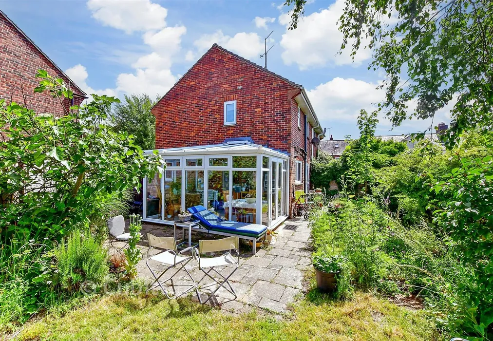 Rear Garden - Daltons Place, Arundel, West Sussex - Wards of Kent