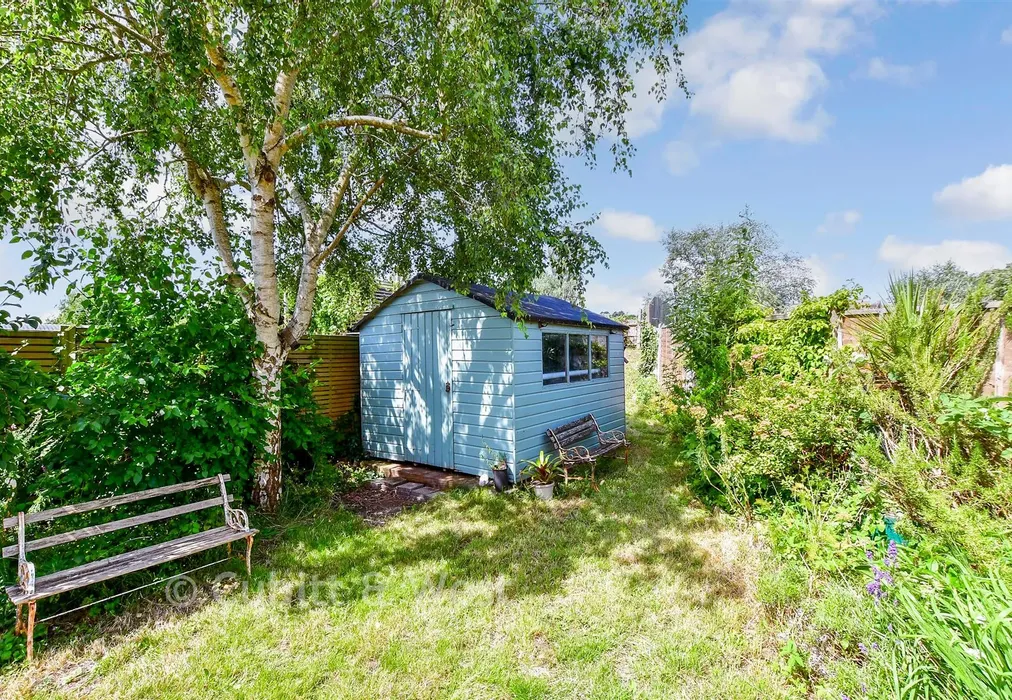 Rear Garden - Daltons Place, Arundel, West Sussex - Wards of Kent