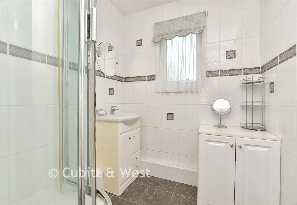 Shower Room - Lewis Road, Sutton, Surrey - Wards of Kent