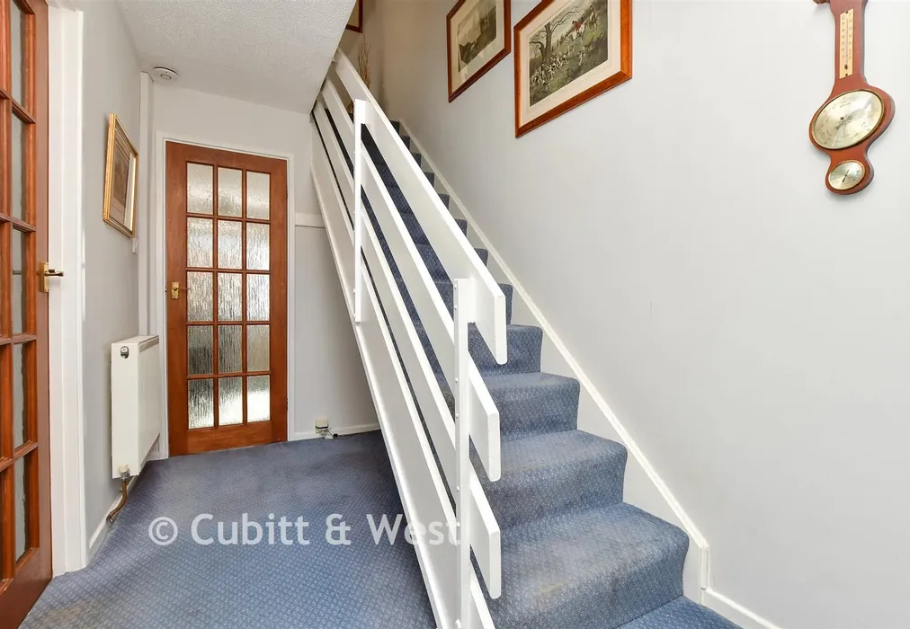 Entrance Hall - Lewis Road, Sutton, Surrey - Wards of Kent