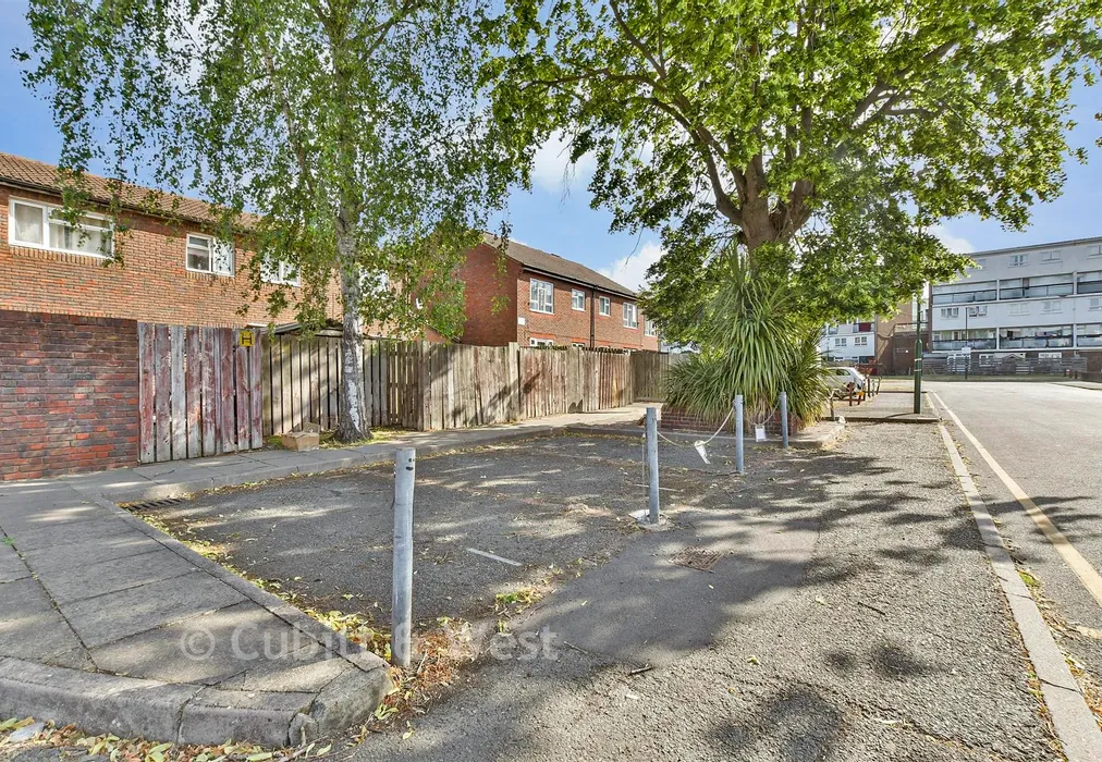 Driveway/Parking - Lewis Road, Sutton, Surrey - Wards of Kent